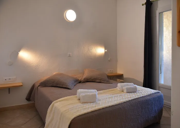 מלון Chiar' Di Luna 4*