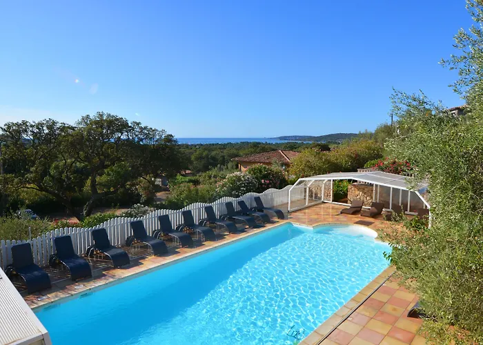 Hotel Chiar' Di Luna San Ciprianu