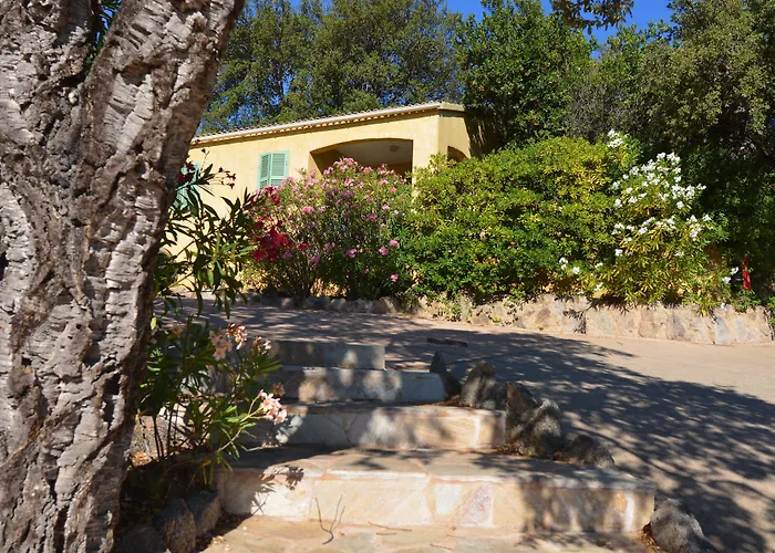 Hotel Chiar' Di Luna San Ciprianu